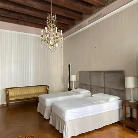 Residenza Ponte Navi Konukevi